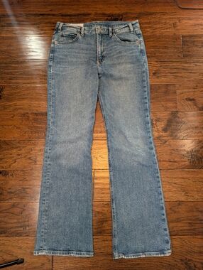 GAP '90s Loose Flare Mid Rise Jeans Size 6 Regular in Medium Indigo